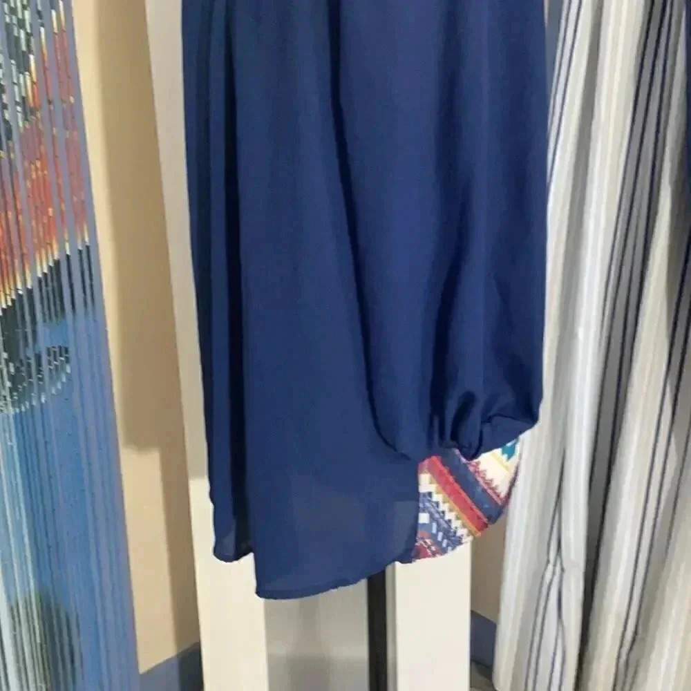 Rewind sz L multicolor blouse with blue sleeves and back - Picture 6 of 10